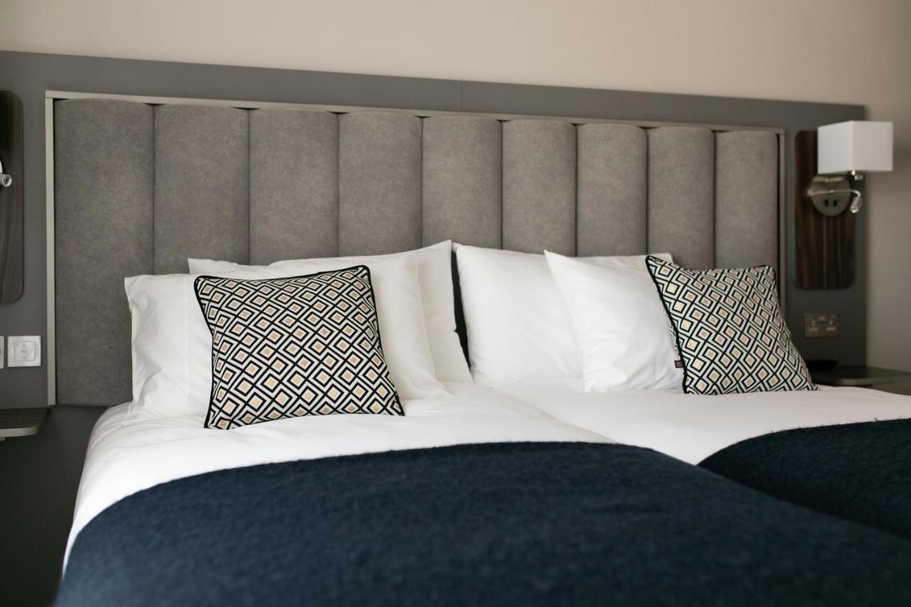 Custom House Apartments Нюри Екстериор снимка