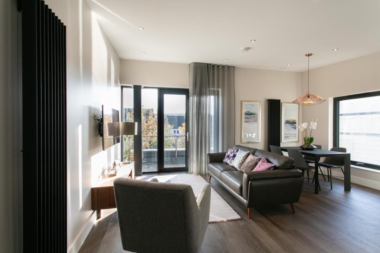 Custom House Apartments Нюри Екстериор снимка